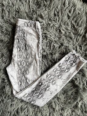 Zara Python Print Highwaisted Cropped Skinny  jeans